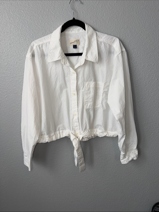 Universal Thread Tops - Universal Thread Cropped Tie-Front Button-Up Shirt - White